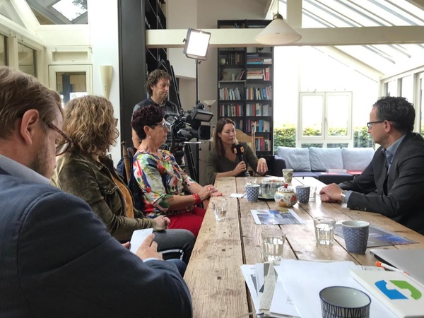 Interview bij bewoners door Omroep Brabant Interview bij bewoners door Omroep Brabant