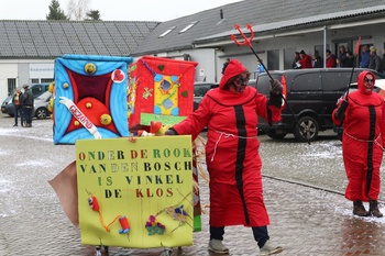 Heesch West protest tijdens carnaval Vinkel